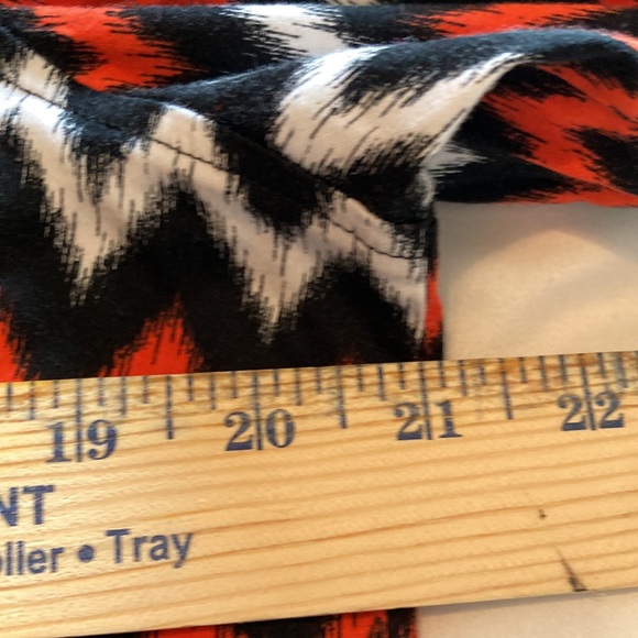 Michael Kors size 14 red black, white top,  dog tag zipper fully zips - Picture 7 of 11